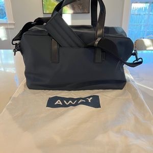 AWAY Everywhere Bag